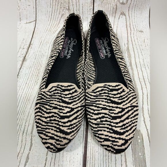 Skechers CLEO Knitty Zebra Natural Black Women's Ballet Flats Slip On Shoes - Picture 2 of 9
